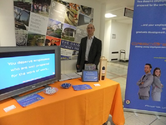 Akonia GradStart stand